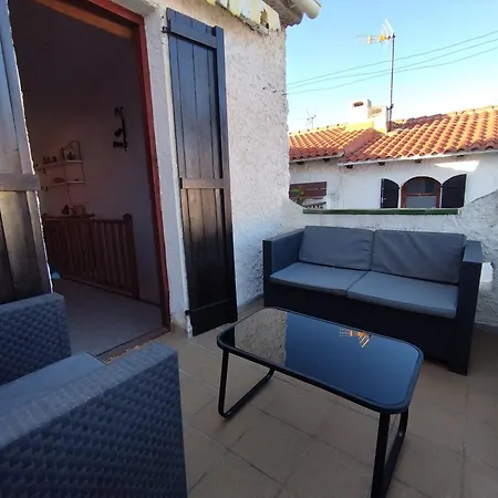 Acogedor Adosado Con Piscina Holiday home *